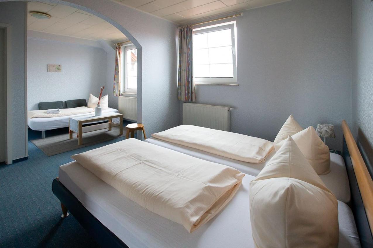 Hotel Dolgesheim Eksteriør billede