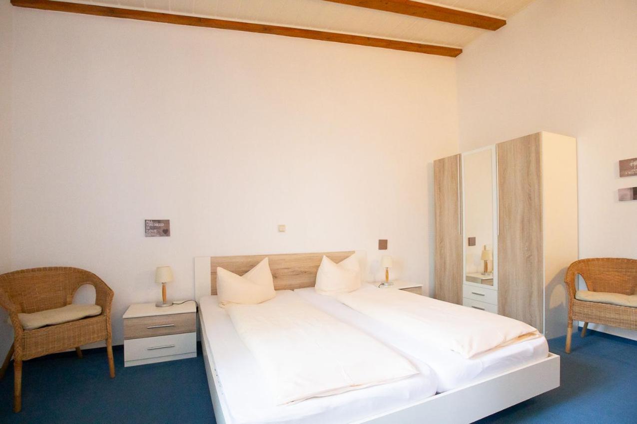 Hotel Dolgesheim Eksteriør billede