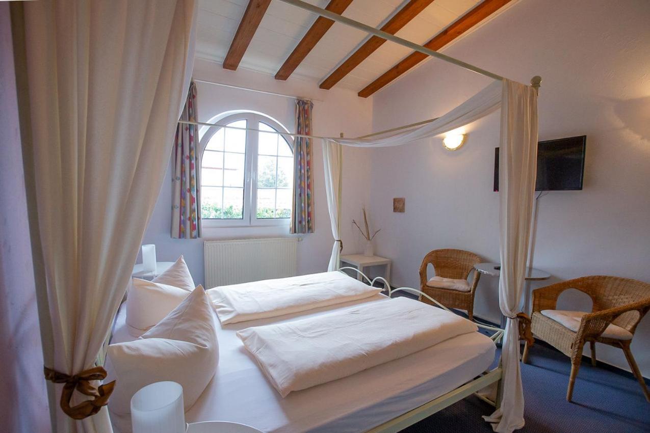 Hotel Dolgesheim Eksteriør billede