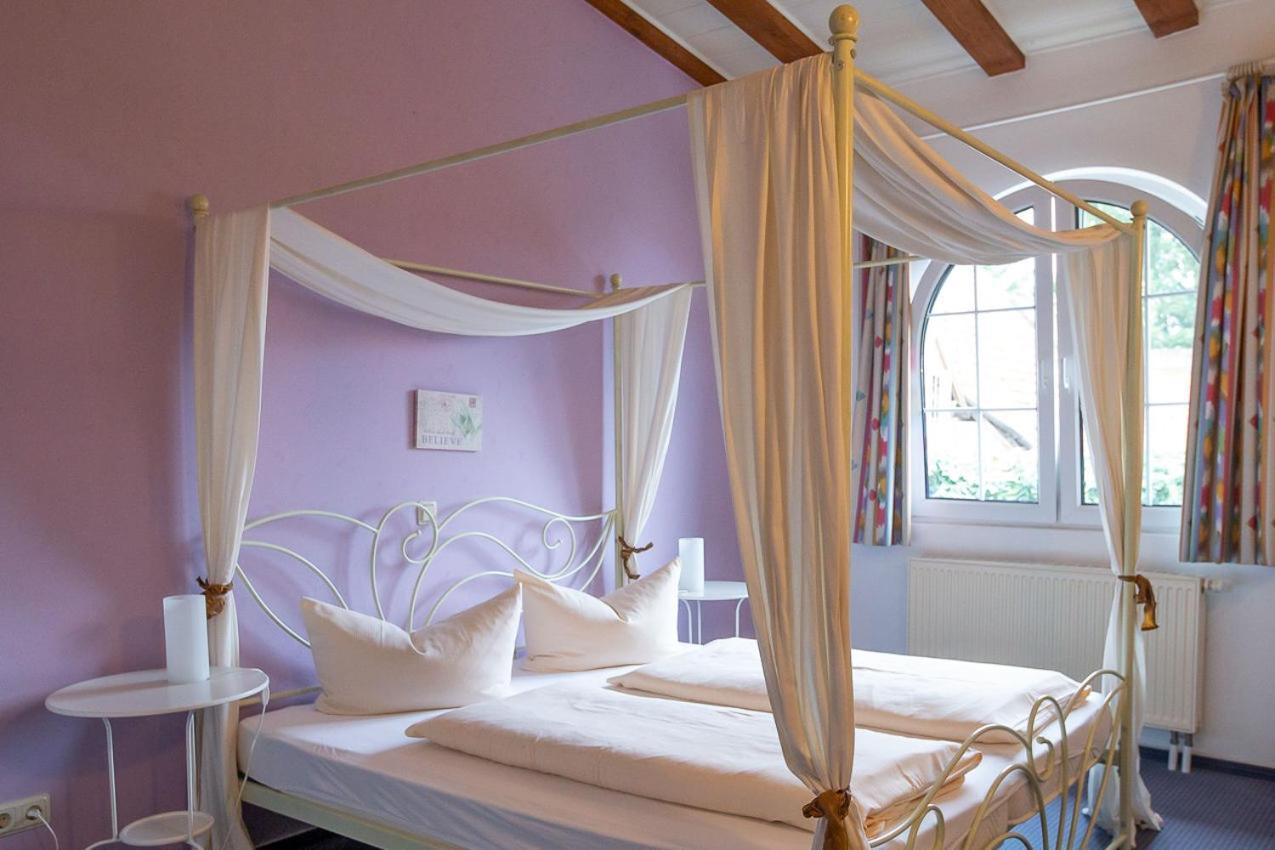 Hotel Dolgesheim Eksteriør billede